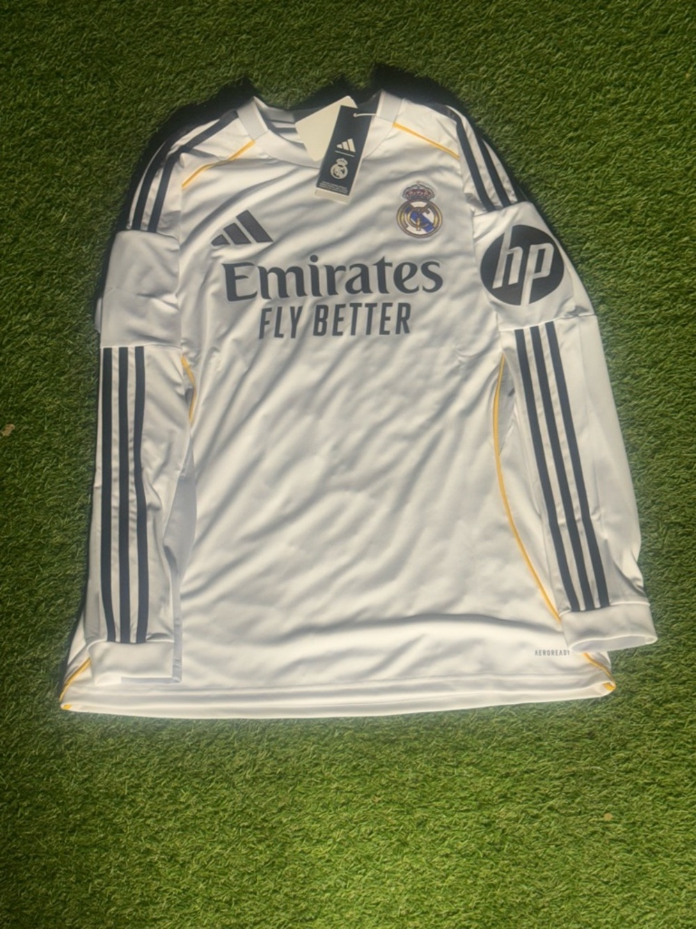 Real Madrid 25/26 Home Jersey Men’s L Long Sleeve NWT